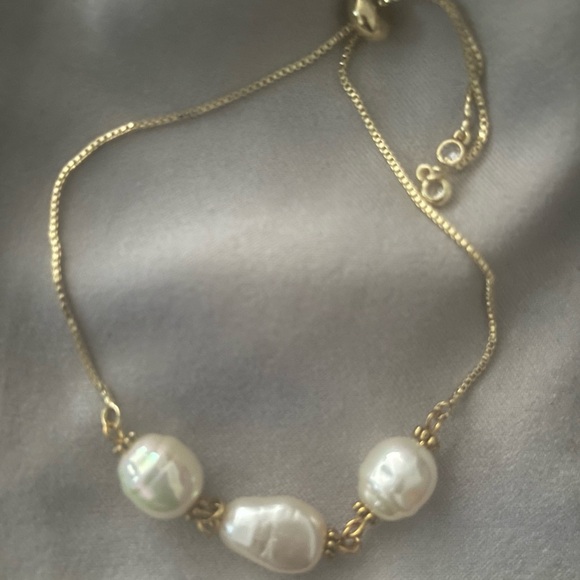 Pearl Adjustable Bracelet Handmade Gold White NWT - Picture 3 of 4